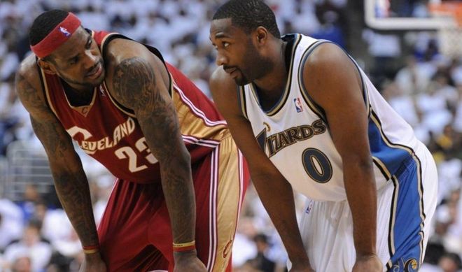 他用一记极 他用一记极